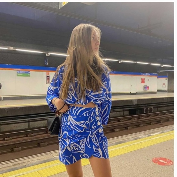 Zara Printed Crop Top - Picture 6 of 9